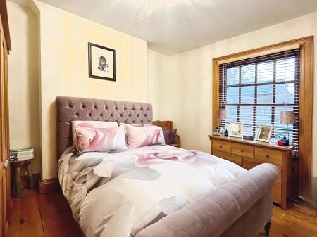 2 bedroom Terraced House to let in High Street, Macclesfield, SK11