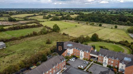 4 bedroom Town house for sale in Foxholme Court, Crewe, CW1