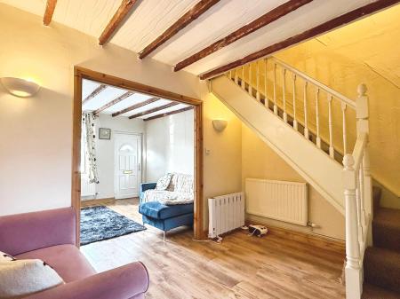 2 bedroom Terraced House to let in High Street, Macclesfield, SK11