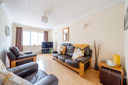2 bedroom Terraced House for sale in Cooper Way, Cippenham, Slough, SL1