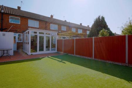 3 bedroom Terraced House for sale in Gascons Grove, Slough, SL2