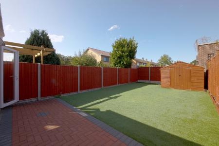 3 bedroom Terraced House for sale in Gascons Grove, Slough, SL2