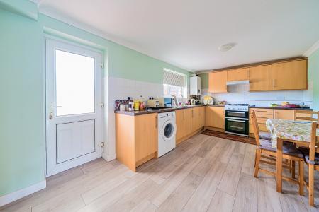 4 bedroom Semi-detached house for sale in Queensway, Maidenhead, SL6