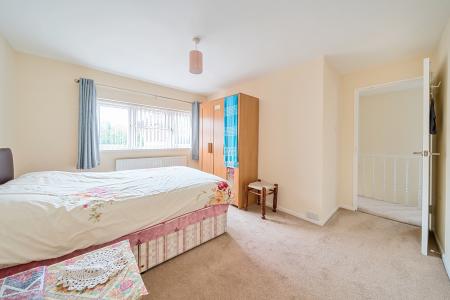 4 bedroom Semi-detached house for sale in Queensway, Maidenhead, SL6