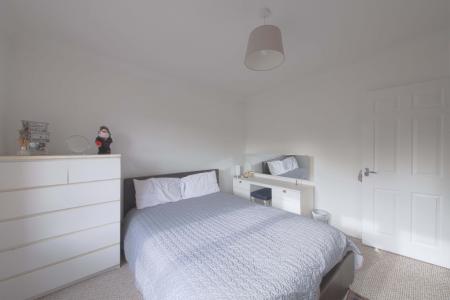 2 bedroom Flat for sale in Somerset Lodge, Courtlands, Maidenhead, SL6