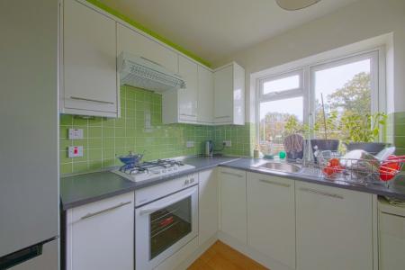 2 bedroom Flat for sale in Somerset Lodge, Courtlands, Maidenhead, SL6