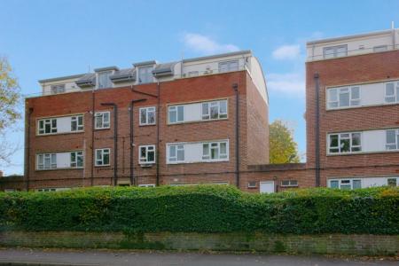 2 bedroom Flat for sale in Somerset Lodge, Courtlands, Maidenhead, SL6