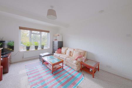 2 bedroom Flat for sale in Somerset Lodge, Courtlands, Maidenhead, SL6