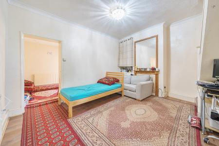 3 bedroom End of terrace house for sale in Windmill Road, Slough, SL1