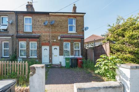 3 bedroom End of terrace house for sale in Windmill Road, Slough, SL1