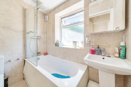 3 bedroom End of terrace house for sale in Windmill Road, Slough, SL1