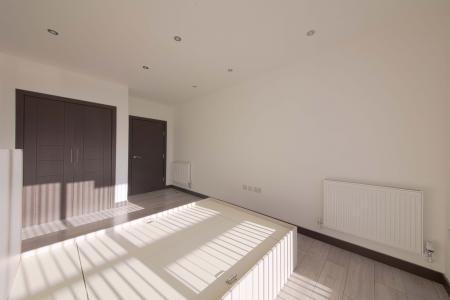 1 bedroom Flat to let in 2 Harrow Lane, Maidenhead, SL6