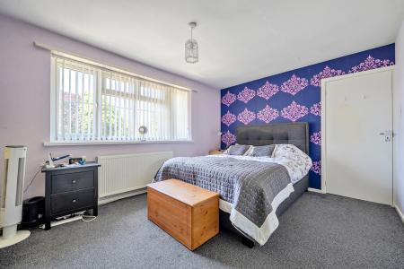 4 bedroom Detached house to let in Brookdene Close, Maidenhead, SL6