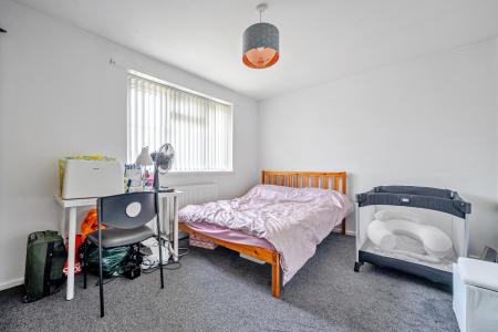 4 bedroom Detached house to let in Brookdene Close, Maidenhead, SL6