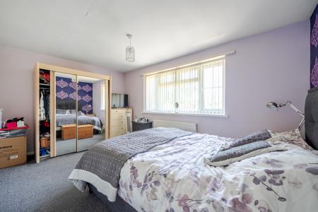 4 bedroom Detached house to let in Brookdene Close, Maidenhead, SL6