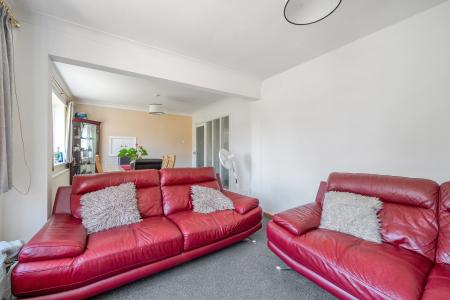 4 bedroom Detached house to let in Brookdene Close, Maidenhead, SL6