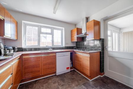 4 bedroom Detached house to let in Brookdene Close, Maidenhead, SL6