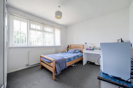 4 bedroom Detached house to let in Brookdene Close, Maidenhead, SL6