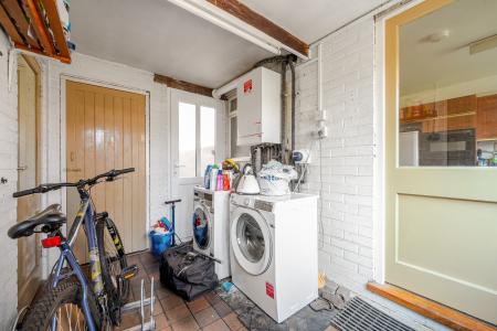 4 bedroom Detached house to let in Brookdene Close, Maidenhead, SL6