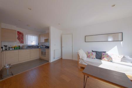 2 bedroom Flat to let in Havergate Way, Reading, RG2