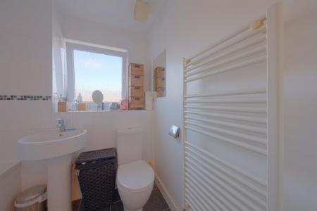 2 bedroom Flat to let in Havergate Way, Reading, RG2