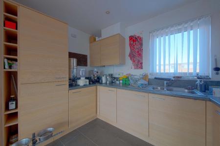 2 bedroom Flat to let in Havergate Way, Reading, RG2