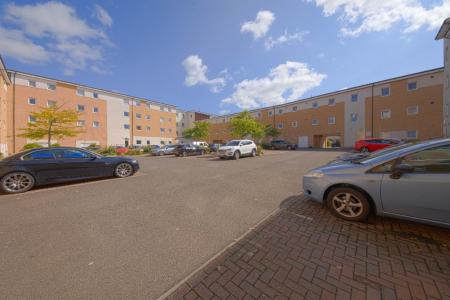 2 bedroom Flat to let in Havergate Way, Reading, RG2