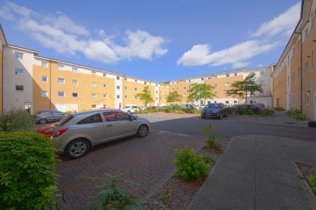 2 bedroom Flat to let in Havergate Way, Reading, RG2