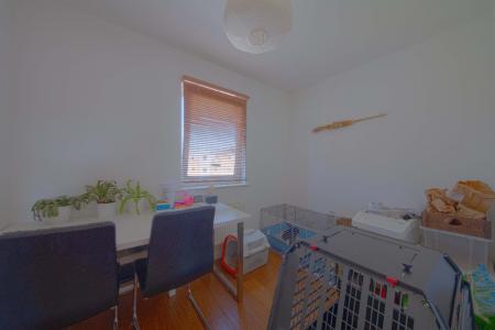 2 bedroom Flat to let in Havergate Way, Reading, RG2