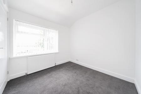 3 bedroom Terraced House to let in Lydsey Close, Slough, SL2