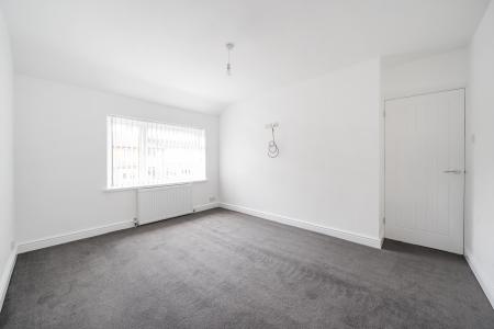3 bedroom Terraced House to let in Lydsey Close, Slough, SL2