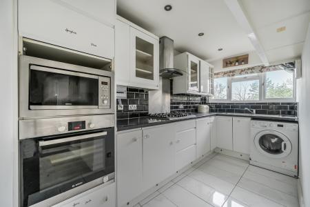 Farnham Road, Slough, SL1