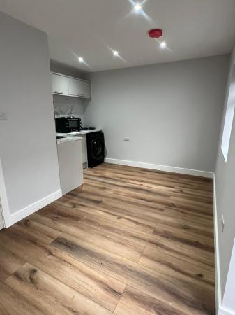 0 bedroom Studio flat to let in Pentland Road, Slough, SL2