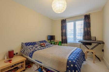 2 bedroom Flat to let in Burghley Court, Maidenhead, SL6