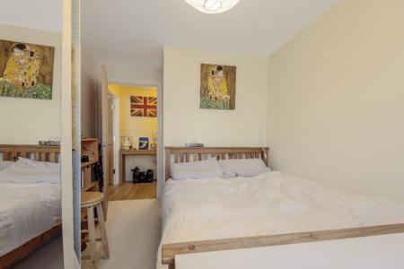 2 bedroom Flat to let in Burghley Court, Maidenhead, SL6