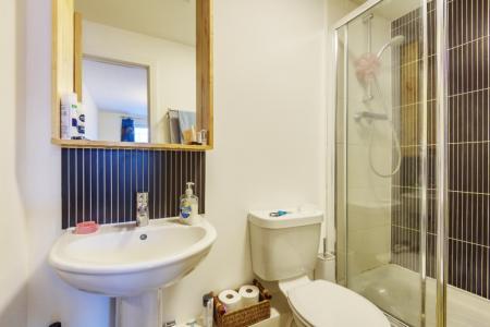 2 bedroom Flat to let in Burghley Court, Maidenhead, SL6