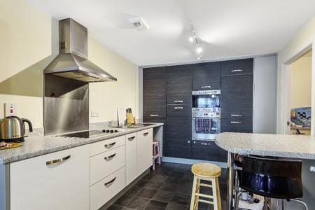 2 bedroom Flat to let in Burghley Court, Maidenhead, SL6