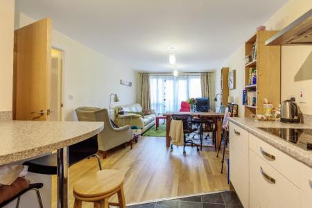 2 bedroom Flat to let in Burghley Court, Maidenhead, SL6