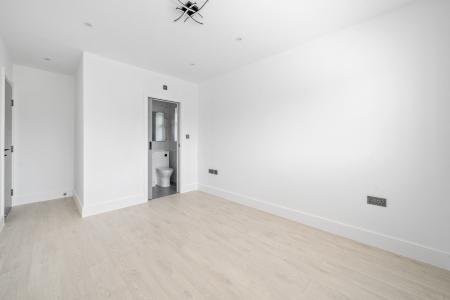 1 bedroom Detached house to let in Courthouse Road, Maidenhead, SL6