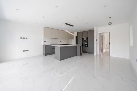 1 bedroom Detached house to let in Courthouse Road, Maidenhead, SL6