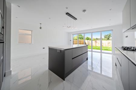 1 bedroom Detached house to let in Courthouse Road, Maidenhead, SL6