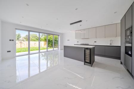 1 bedroom Detached house to let in Courthouse Road, Maidenhead, SL6