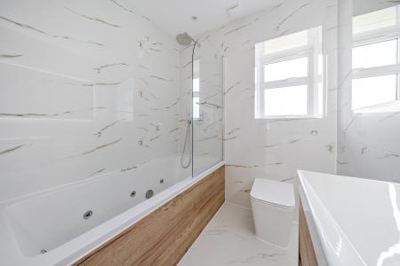 1 bedroom Detached house to let in Courthouse Road, Maidenhead, SL6