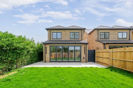 1 bedroom Detached house to let in Courthouse Road, Maidenhead, SL6