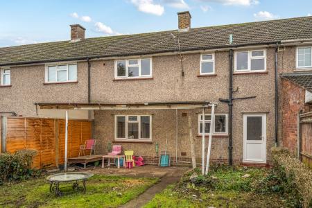 3 bedroom Terraced House to let in Quinbrookes, Slough, SL2
