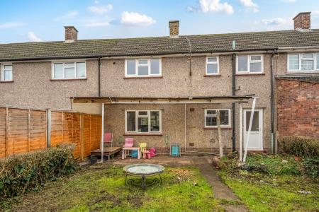3 bedroom Terraced House to let in Quinbrookes, Slough, SL2