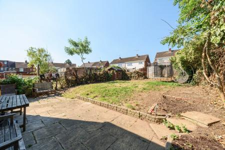 3 bedroom Semi-detached house to let in Wellhouse Road, Maidenhead, SL6