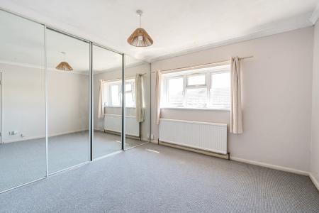 3 bedroom Semi-detached house to let in Wellhouse Road, Maidenhead, SL6