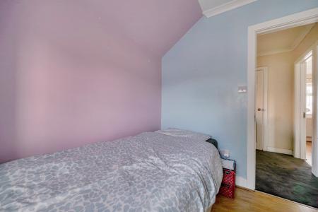 3 bedroom Semi-detached house for sale in York Avenue, Slough, SL1