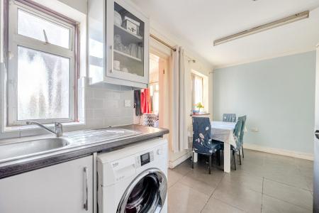 3 bedroom Semi-detached house for sale in York Avenue, Slough, SL1